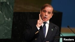 شهباز شریف وايي، عمران خان دې د خپلو تورونو ثبوت وړاندې کړي - پخوانی انځور.