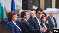 Кирил Петков представи новия състав на Министерския съвет в събота