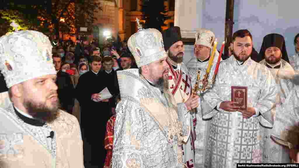 Предстоятель Православної церкви України Епіфаній адресував святкові привітання &laquo;кожному захиснику на фронті і кожному медику в лікарні&raquo; і, поміж іншого, побажав вірянам здоров&rsquo;я