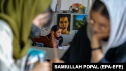 تصویر آرشیف: دختران دانش آموز افغانستان 