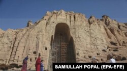 مجسمه بودا پس از این که از سوی طالبان در دور اول حکومت شان تخریب شد. 