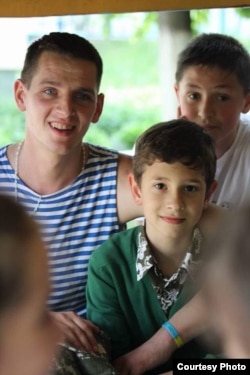 Володимир Коляда у колі дітей