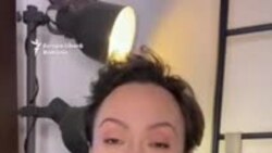 Ruși cu vedere la lac