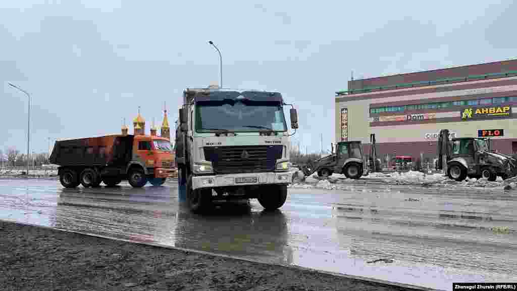 Премьер-министр Олжас Бектенов признал, что подготовка к паводкам была&nbsp;формальной. Талые воды затапливают населённые пункты на севере, западе, востоке и в центре Казахстана практически каждую весну