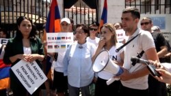 «Կանխեք ցեղասպանությունն Արցախում» կարգախոսով ակցիա՝ ԵՄ պատվիրակության շենքի առջև