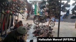 دکان فروش بوت های لیلامی در ولایت فراه 