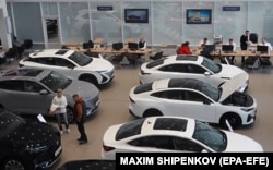 Магазин китайського автомобільного бренду Changan, що належить дилеру «АвтоРус». Подольськ, Московська область, Росія. 20 жовтня 2025 року
