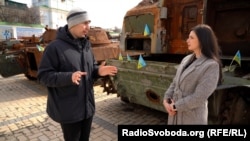 Швейцарець Джона Нейдхарт під час інтерв'ю у Києві