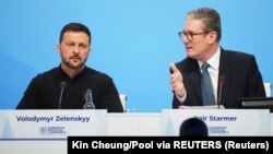 Раніше Володимир Зеленський повідомив, що під час розмови з британським прем’єром Кіром Стармером згадав про необхідність далекобійних ударів по Росії