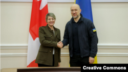 Мелані Жолі заявила під час зустрічі що Канада продовжить підтримувати Україну «стільки, скільки буде потрібно»