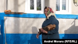 Cele mai multe gospodării - 287.000 de mii, care s-au înscris în programul de ajutor, se încălzesc cu combustibil solid(lemne, cărbune, biomasă). 