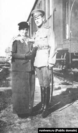 Иван Николаевич Прохоров жубайы Надежда Николаевна менен.