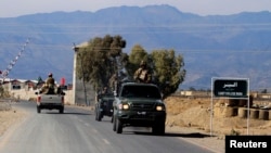 د پاکستان پوځ واڼه ته پر تللي لارې د ګزمې په وخت - انځور له ارشیفه