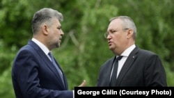 Premierul Marcel Ciolacu (PSD) și liderul PNL Nicolae Ciucă (dreapta) pun la cale un plan pe zece ani prin care cele două partide din coaliția de guvernare să-și împartă primarii, șefii de Consilii Județene și principalele funcții în stat.