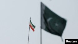 بیرق های پاکستان و ایران 