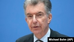 Крістоф Гойсґен висловив припущення, що ситуація з постачанням крилатих далекобійних ракет може бути подібною із наданням Києву танків Leopard 2