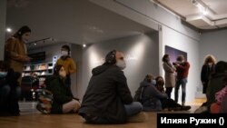 Национална галерия - Квадрат 500 се превърна в сцена за аудио пърформанса "Опакован аудиогид" на Мартина Новакова