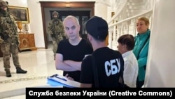 Під час оголошення підозри народному депутату Нестору Шуфричу, якого звинувачують у державній зраді, 15 вересня 2023 року