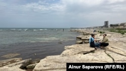 Hazar deňziniň kenary. 