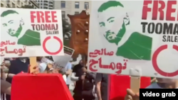 د توماج صالحي یو شمېر معترض پلویان 