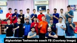 اعضای تیم ملی تکواندوی افغانستان که در رقابت های جهانی تکواندو در باکو اشتراک کرده بودند