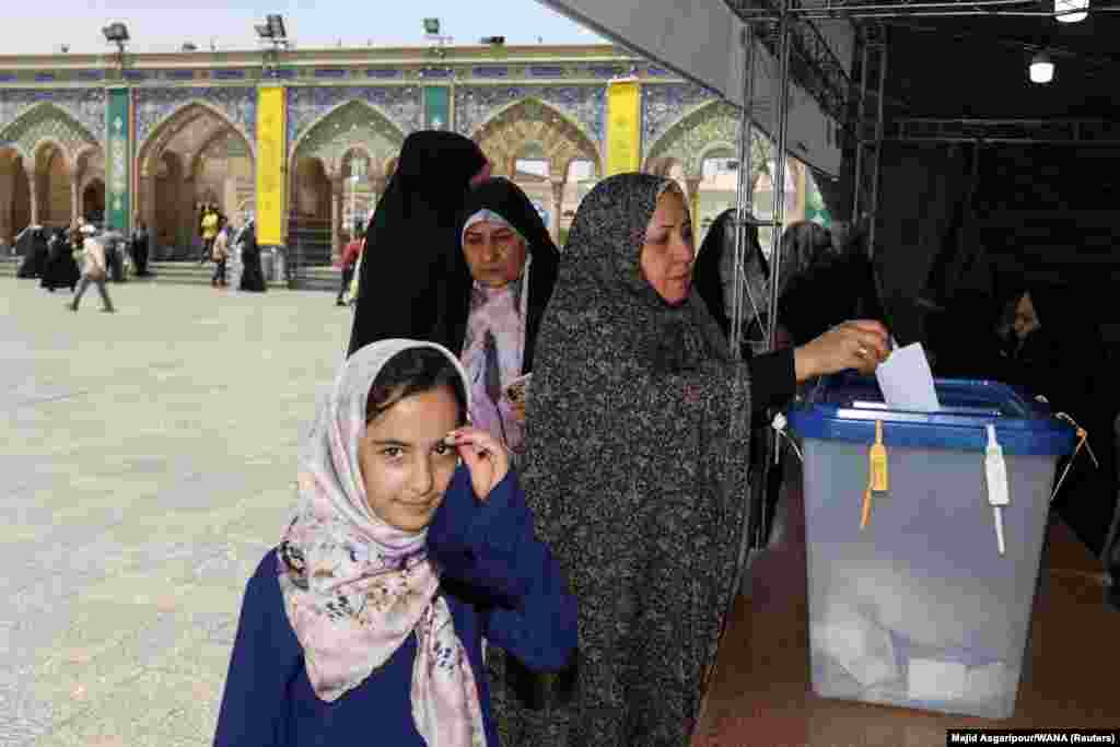 Iranul s-a lăudat mereu cu participarea înaltă la vot, dar rata scăzută de la ultimele scrutine și protestele de masă pun sub semnul întrebării legitimitatea actualului regim.&nbsp; &nbsp;