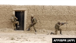 جریان عملیات نیروهای پاکستانی در برابر شبه نظامیان در نزدیکی مرز با افغانستان