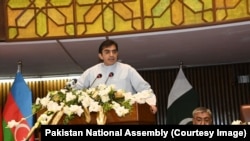 د ملي جمهوري غورځنګ مشر محسن داوړ د وېنا پر مهال ـ پخوانی انځور.