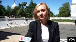 Голова фракції «Голос» Олександра Устінова під час розмова з «Голосом Америки»