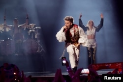 Хорватиядан сынакка катышкан ырчы.