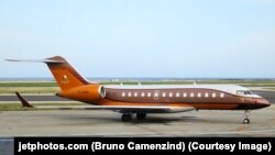 Bombardier BD-700-1A10 Global Express XRS, сериялык номуру 9371, борттук номуру M-UNIS