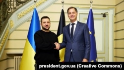 Президент України Володимир Зеленський і прем’єр-міністр Бельгії Александр Де Кроо (праворуч). Брюссель, 11 жовтня 2023 року. Фото ілюстративне