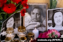 Акцыя памяці Алеся Пушкіна каля беларускай амбасады ў Вільні, Літва, 11 ліпеня 2023 году