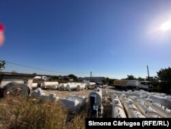 Depozitul din str. Vornicu Ureche este aproape vizavi de clădirea ISU Caracal.