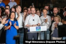 Dominic Fritz se bucură la aflarea veștii că a redevenit primar al Timișoarei.