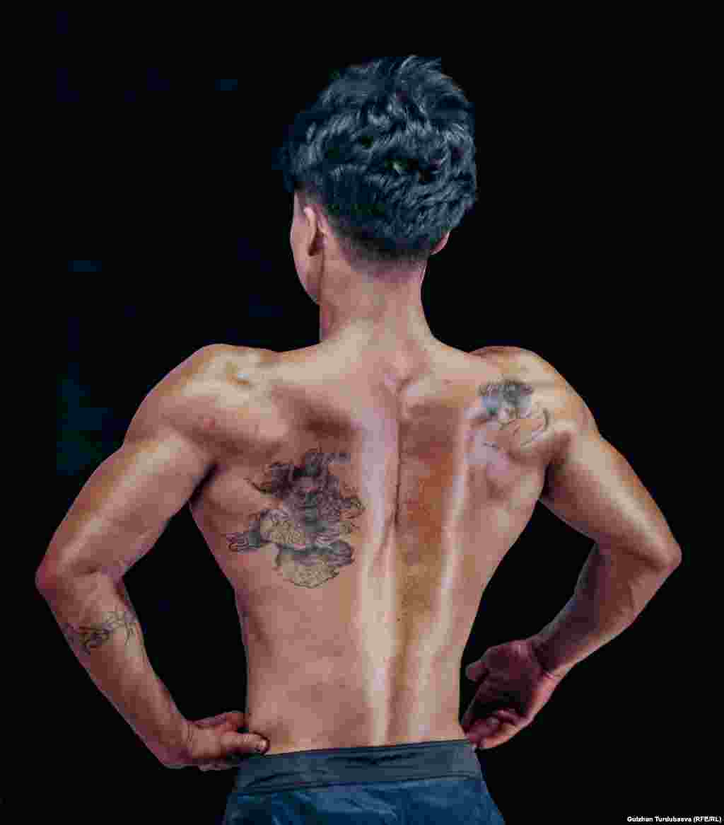 Мелдешке Кыргызстандан жана Казакстандан 100гө жакын кыз-келиндер жана эркектер катышты.&nbsp;