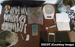 Imagine cu o captură de droguri oferite spre vânzare în România prin intermediul unei platforme de Telegram.