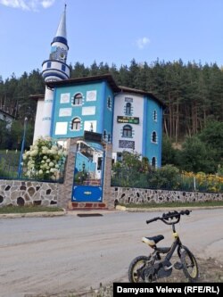 Джамията в Черна Места