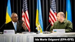 Розмова Рустема Умєрова (праворуч) та Ллойда Остіна відбулася телефоном (архівне фото)