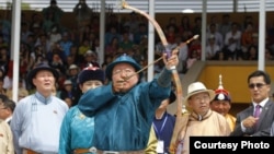 Цахиагийн Элбегдорж на празднике "Наадам". 2016 год. 