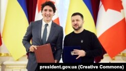 Президент України Володимир Зеленський і прем’єр-міністр Канади Джастін Трюдо (ліворуч). Київ, 24 лютого 2024 року