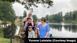 Сім’я біженки у Швеції перший тиждень повномасштабної війни жила у невідомості, звуках потужних вибухів і боях на відстані кількасот метрів