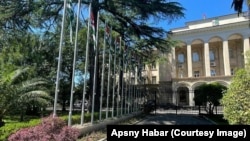 Забор перед администрацией президента