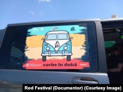 Vorbe în Dubă este seria de podcast asociată Caravanei ROD Festival