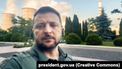 Президент України Володимир Зеленський на території Рівненської атомної електростанція (РАЕС)ю Рівненська область, 1 липня 2023 року