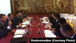 Встреча за закрытыми дверями на Российско-китайском медиафоруме в 2017 году