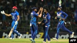 گوشه یی از یک بازی تیم ملی کریکت افغانستان با تیم سریلانکا 