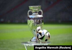 Trofeul pentru care se luptă 24 de țări la Euro 2024.