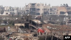 ادامه جنگ و بمباران نیروهای اسرائیلی شهر غزه را تقریبا به یک ویرانه مبدل کرده است 