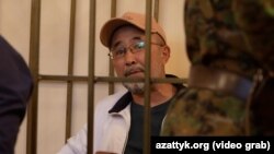 Олжобай Шакир Бишкектин 1-Май райондук сотунда. 18-сентябрь, 2023-жыл.  